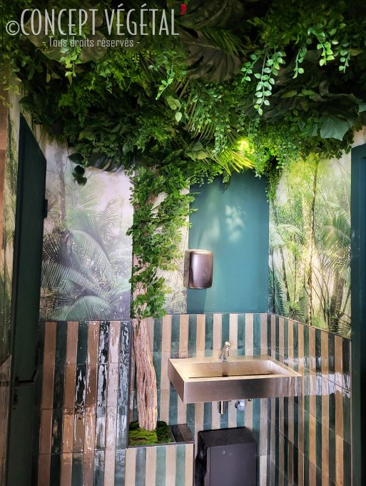petit plafond végétal dans le bar le selva à lyon esprit jungle