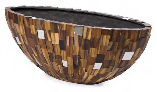 Pot forme barque basse en bois marqueté